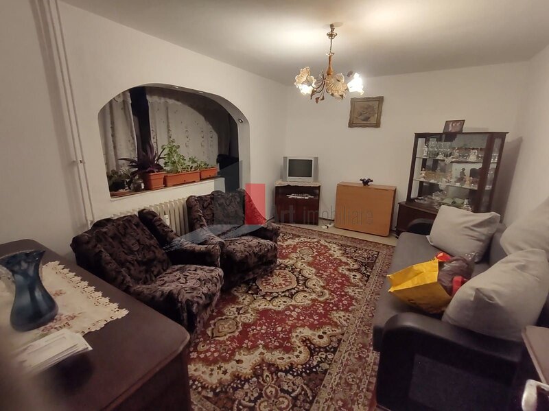 Turnu Magurele, Pasajul Europa Unita, vanzare apartament 3 camere.